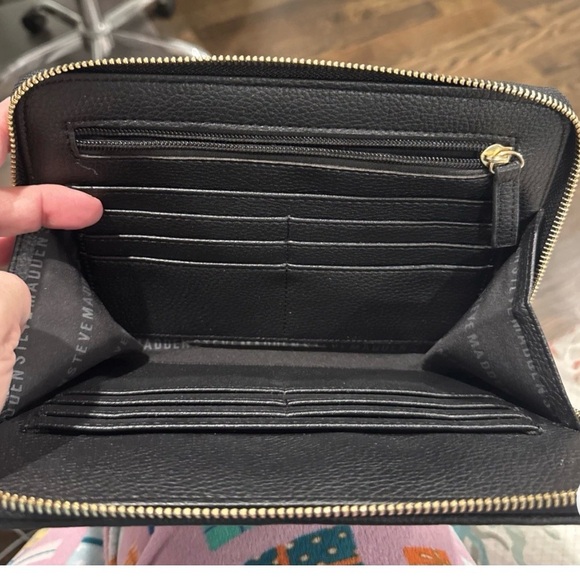 Steve Madden Black Leather Crossbody with Gold Details - Picture 2 of 3